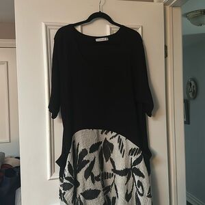 Luukaa top/tunic in black and linen cream print